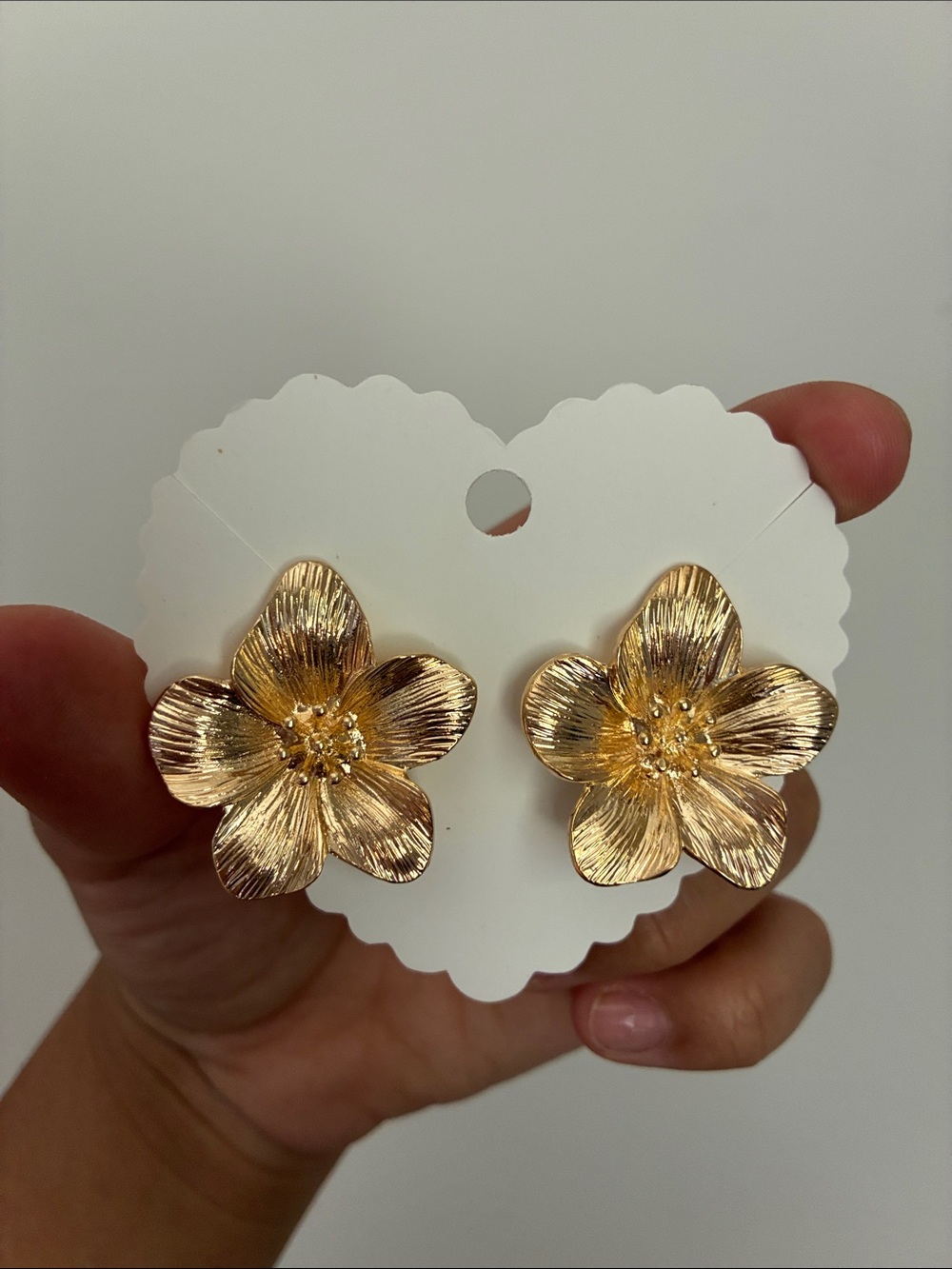 2/$20🎀 Gold Floral Statement Stud Earrings